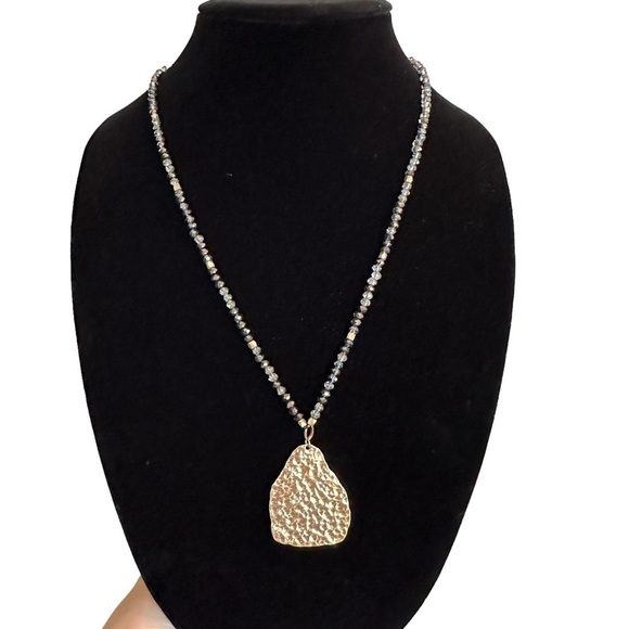 Beautiful Gold Tone Hammered Shimmer Pendant with Beaded Long Necklace - Picture 9 of 11